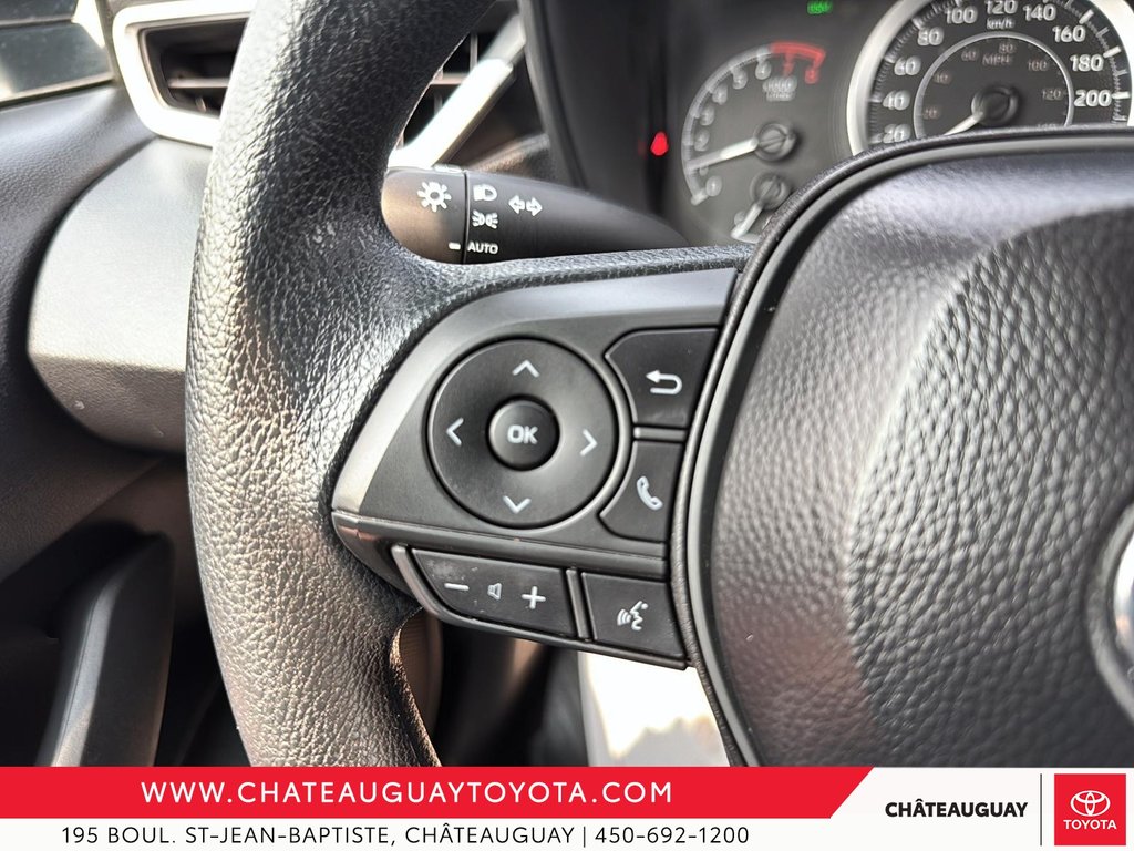 2020 Toyota Corolla LE in Châteauguay, Quebec - 13 - w1024h768px