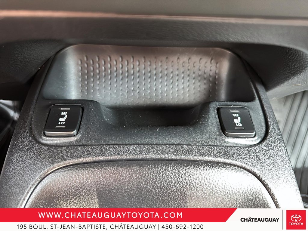 2020 Toyota Corolla LE in Châteauguay, Quebec - 16 - w1024h768px