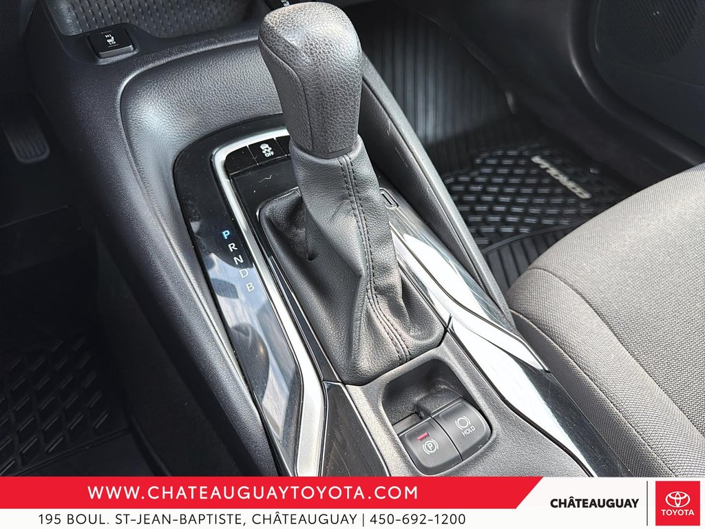 2020 Toyota Corolla LE in Châteauguay, Quebec - 15 - w1024h768px