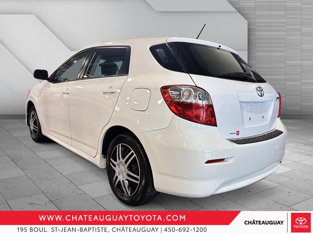 2013 Toyota Matrix in Châteauguay, Quebec - 4 - w1024h768px