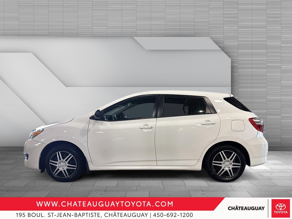 2013 Toyota Matrix in Châteauguay, Quebec - 5 - w1024h768px