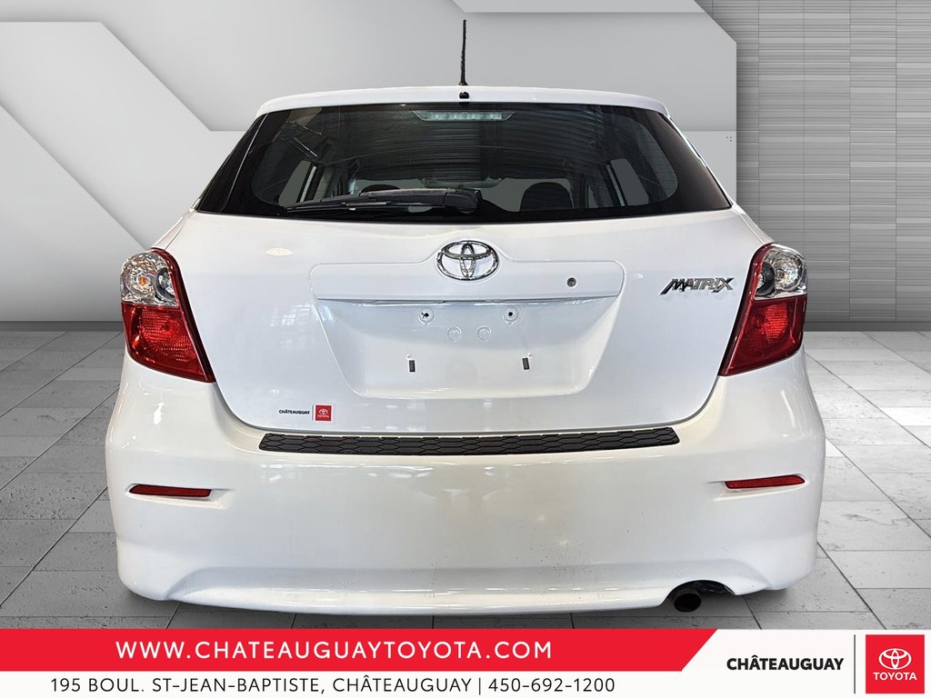 2013 Toyota Matrix in Châteauguay, Quebec - 3 - w1024h768px