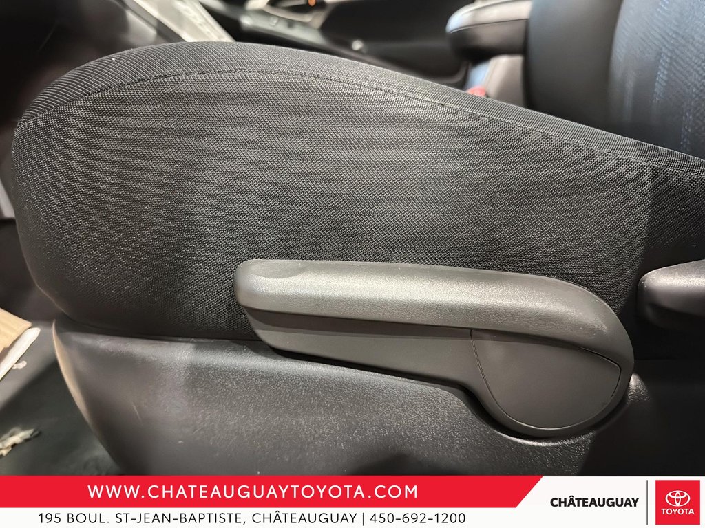 2013 Toyota Matrix in Châteauguay, Quebec - 7 - w1024h768px