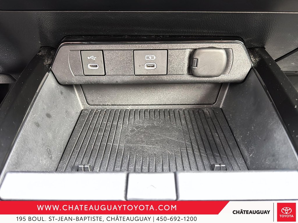 Toyota Prius Prime SE 2024 à Châteauguay, Québec - 15 - w1024h768px