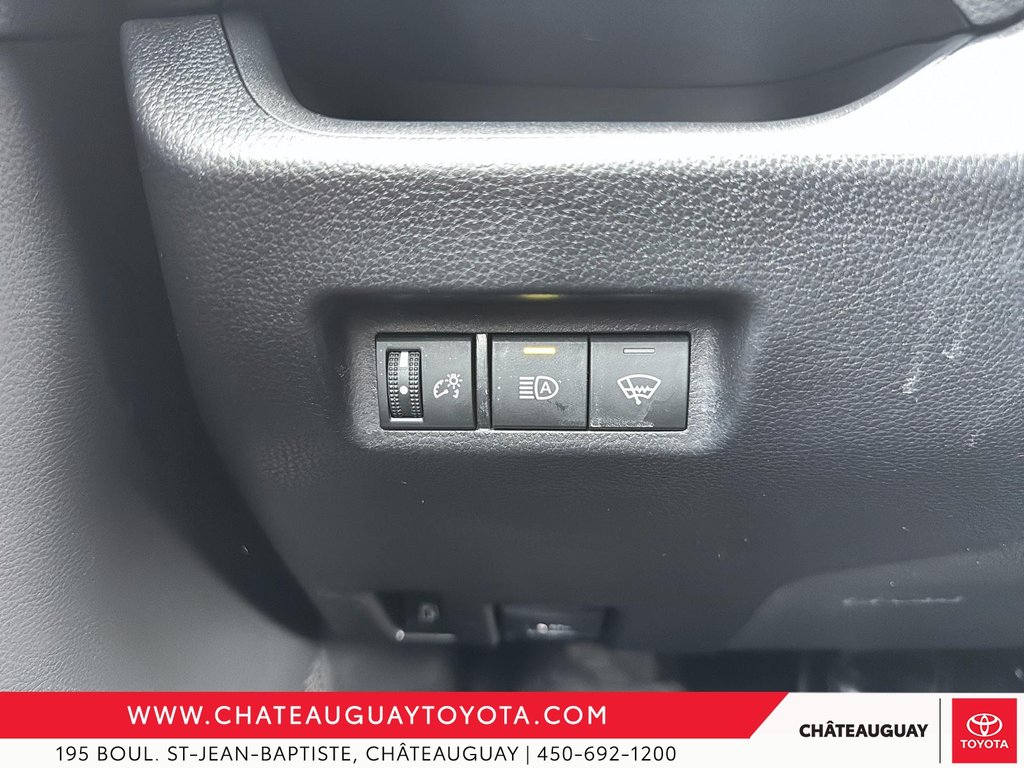 Toyota RAV4 Hybrid LE 2022 à Châteauguay, Québec - 14 - w1024h768px