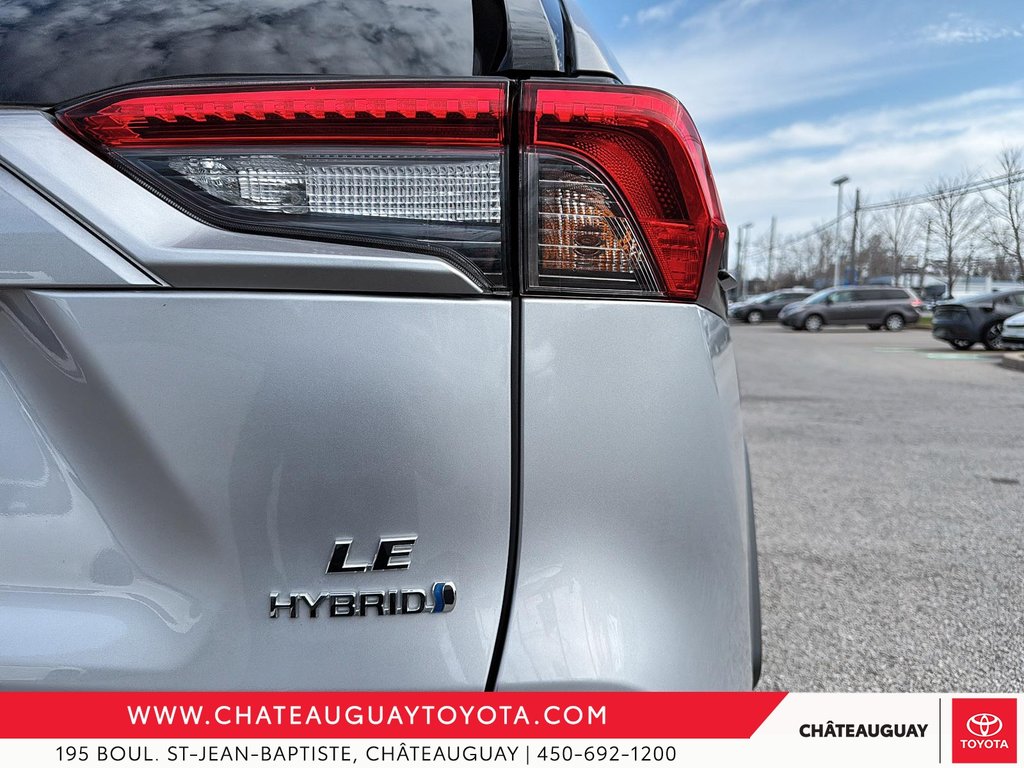 Toyota RAV4 Hybrid LE 2022 à Châteauguay, Québec - 7 - w1024h768px