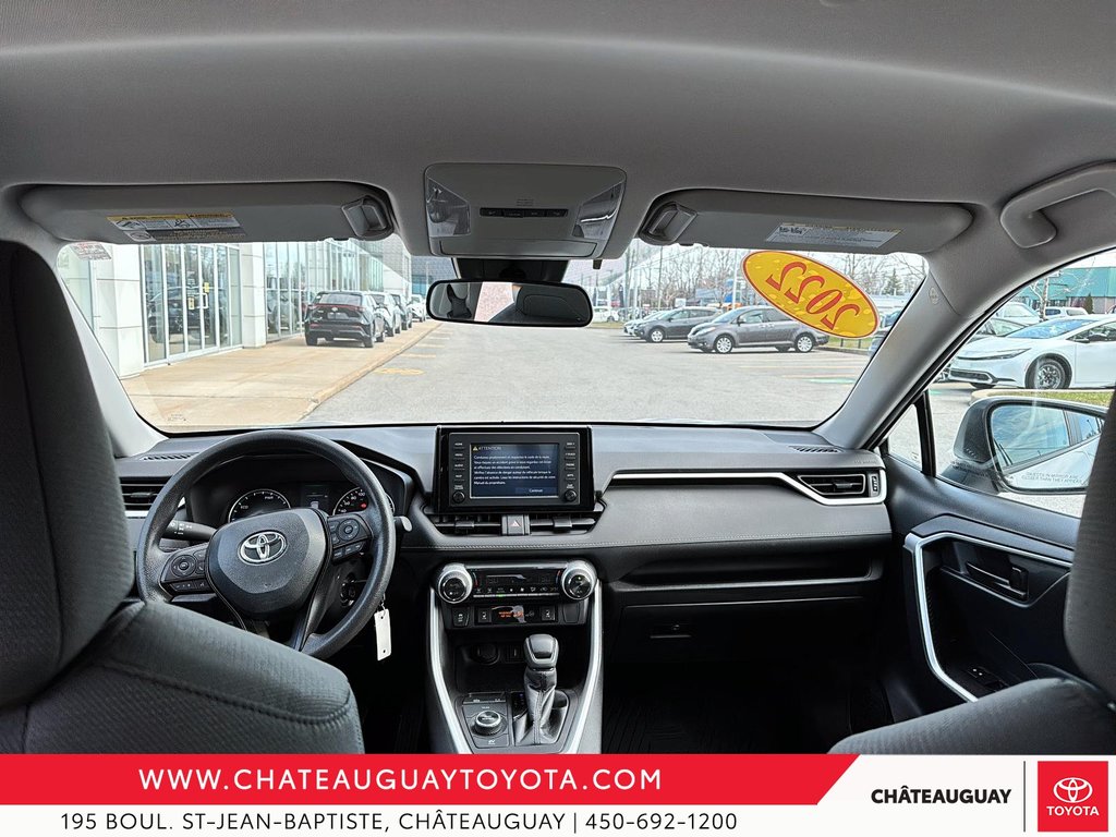 Toyota RAV4 Hybrid LE 2022 à Châteauguay, Québec - 10 - w1024h768px