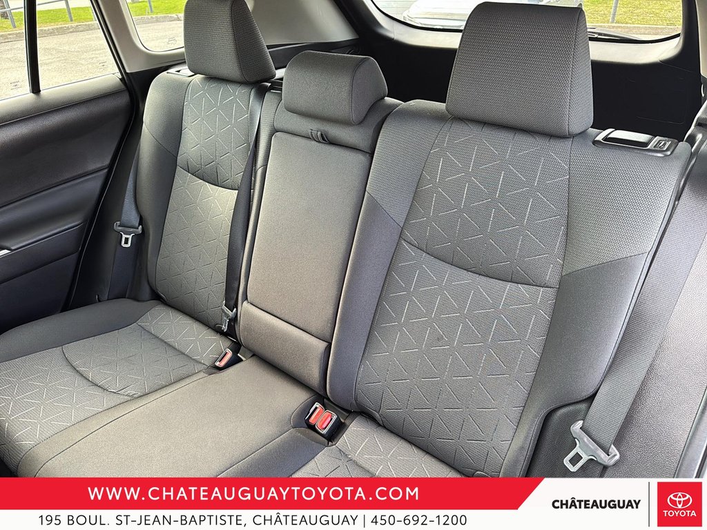 Toyota RAV4 Hybrid LE 2022 à Châteauguay, Québec - 8 - w1024h768px