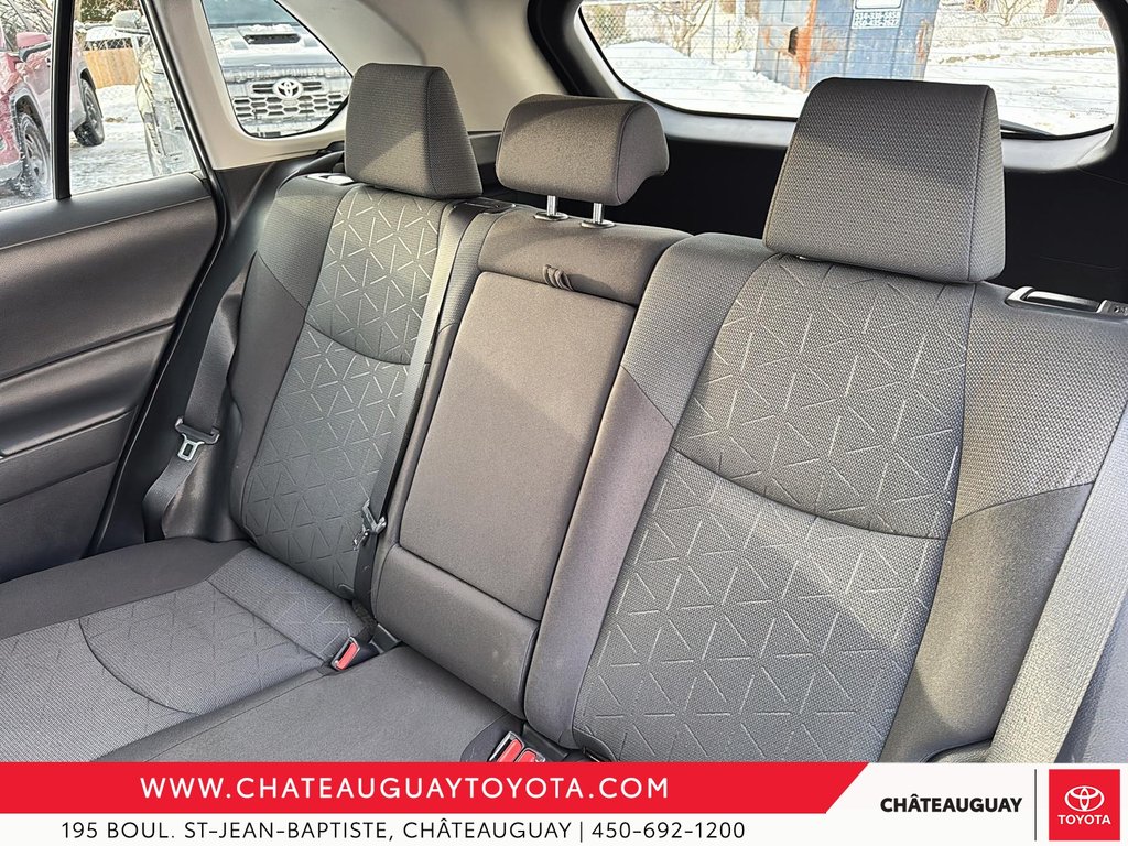 2023 Toyota RAV4 Hybrid LE in Châteauguay, Quebec - 7 - w1024h768px