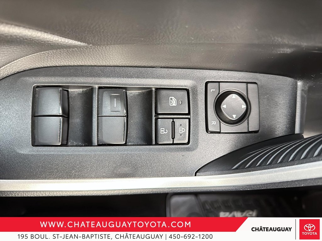2023 Toyota RAV4 Hybrid LE in Châteauguay, Quebec - 10 - w1024h768px