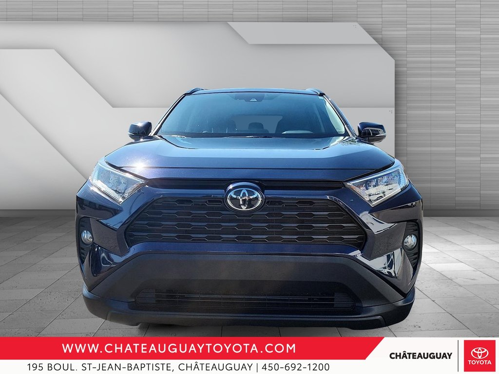 2019  RAV4 XLE AWD in Châteauguay, Quebec - 2 - w1024h768px