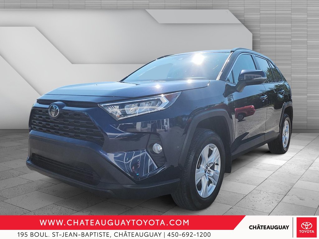 2019  RAV4 XLE AWD in Châteauguay, Quebec - 1 - w1024h768px