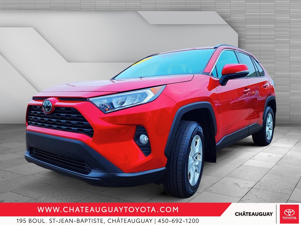 2020  RAV4 XLE AWD in Châteauguay, Quebec - 1 - w1024h768px