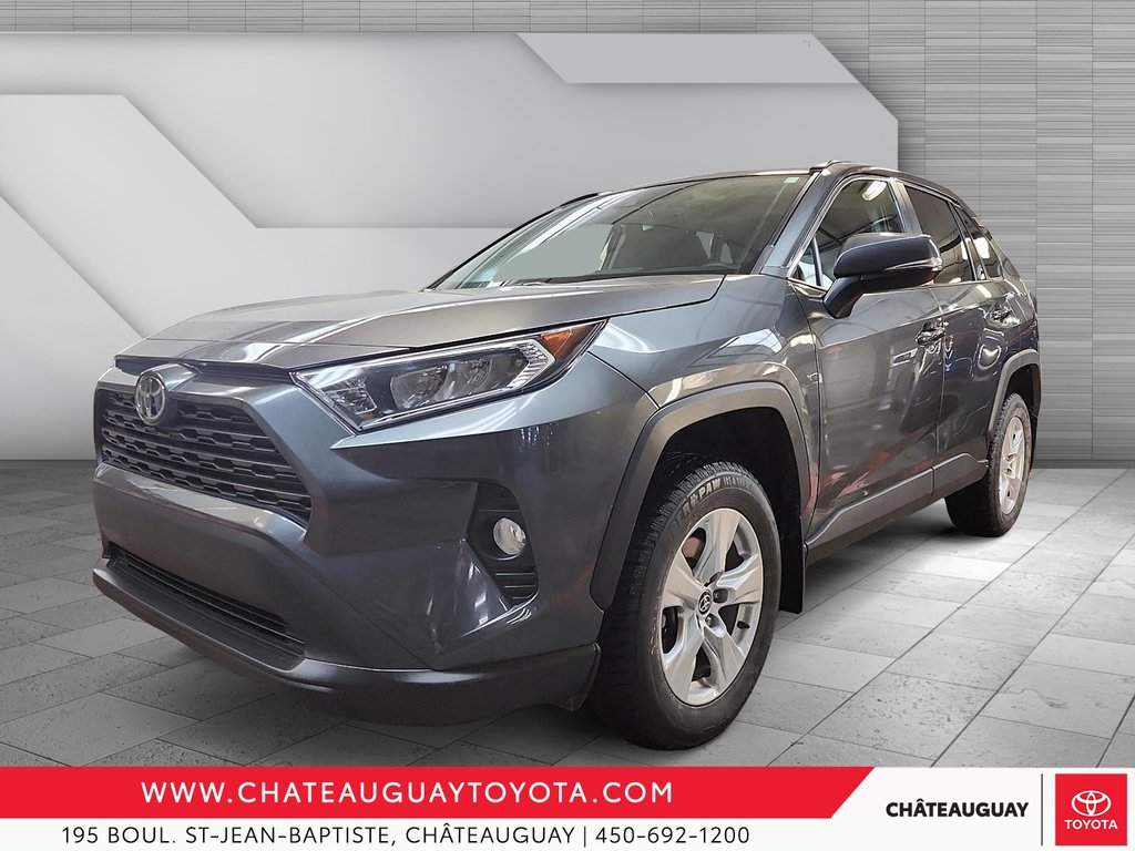 2021  RAV4 XLE AWD in Châteauguay, Quebec - 1 - w1024h768px