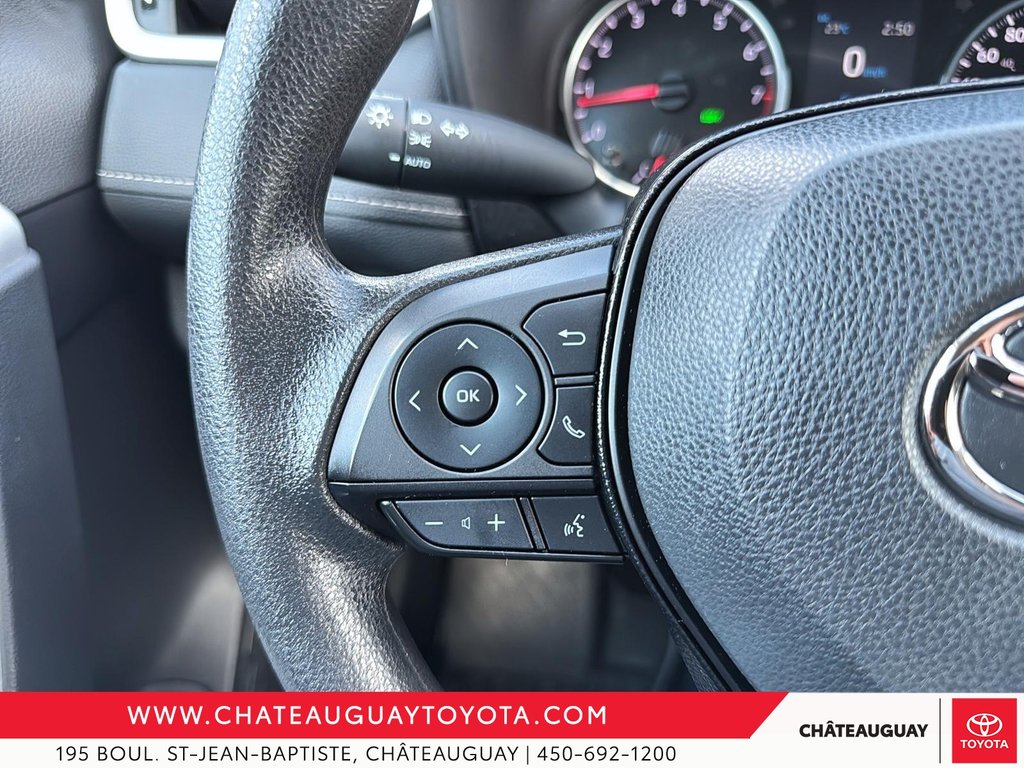 Toyota RAV4 LE AWD 2021 à Châteauguay, Québec - 13 - w1024h768px