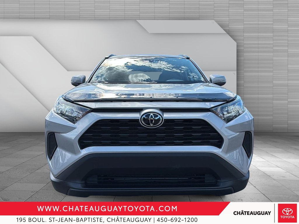 Toyota RAV4 LE AWD 2021 à Châteauguay, Québec - 2 - w1024h768px