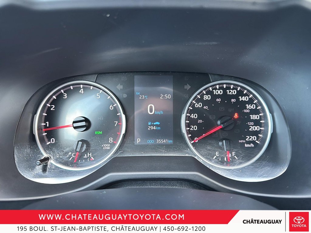 Toyota RAV4 LE AWD 2021 à Châteauguay, Québec - 15 - w1024h768px