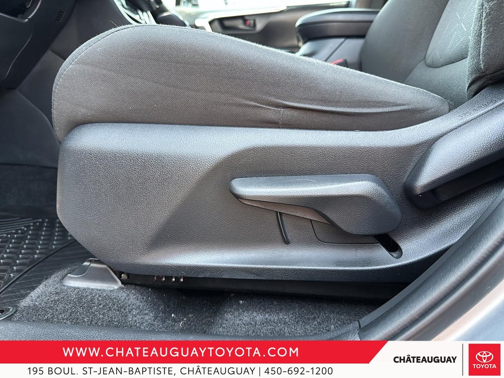 2023 Toyota RAV4 LE AWD in Châteauguay, Quebec - 9 - w1024h768px