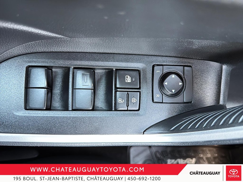 2023 Toyota RAV4 LE AWD in Châteauguay, Quebec - 10 - w1024h768px
