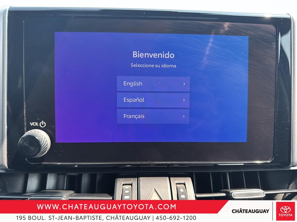 Toyota RAV4 XLE PREMIUM 2023 à Châteauguay, Québec - 20 - w1024h768px
