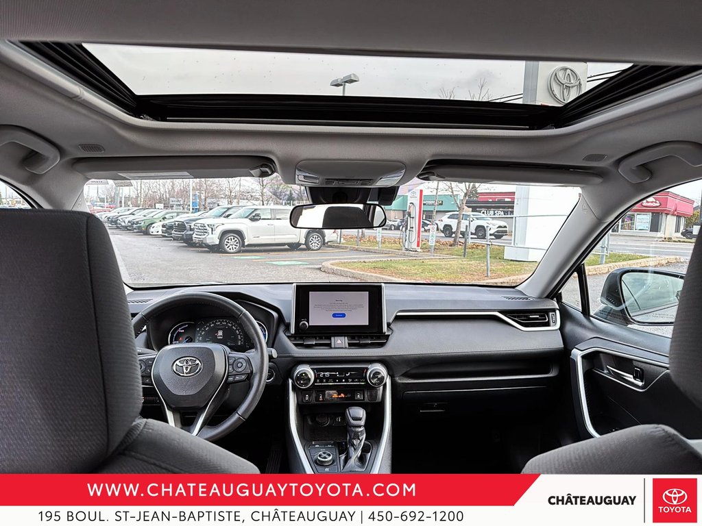 Toyota RAV4 Hybrid XLE 2023 à Châteauguay, Québec - 9 - w1024h768px