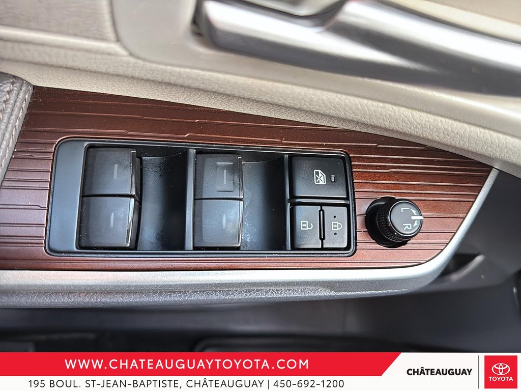 Toyota Sienna XLE FWD 2021 à Châteauguay, Québec - 11 - w1024h768px
