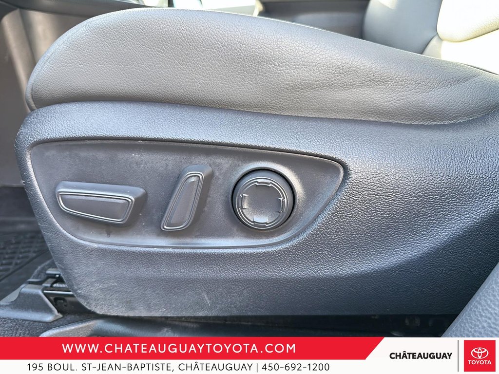 Toyota Sienna XLE FWD 2021 à Châteauguay, Québec - 10 - w1024h768px