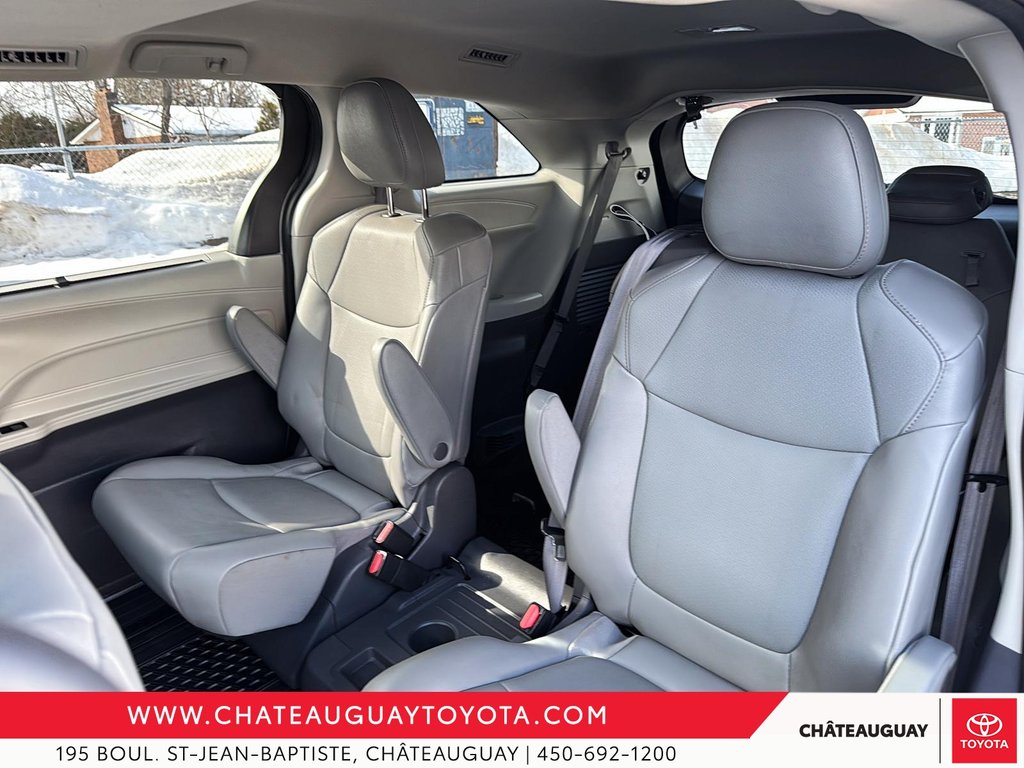 Toyota Sienna XLE FWD 2021 à Châteauguay, Québec - 7 - w1024h768px