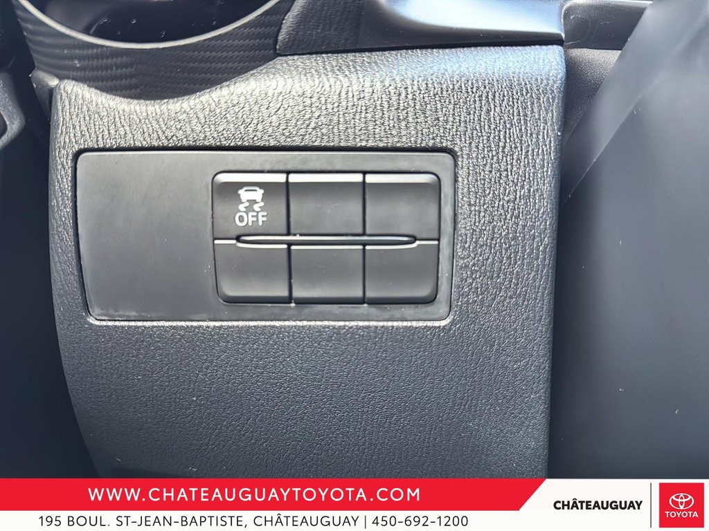 Toyota Yaris Hatchback  2020 à Châteauguay, Québec - 11 - w1024h768px