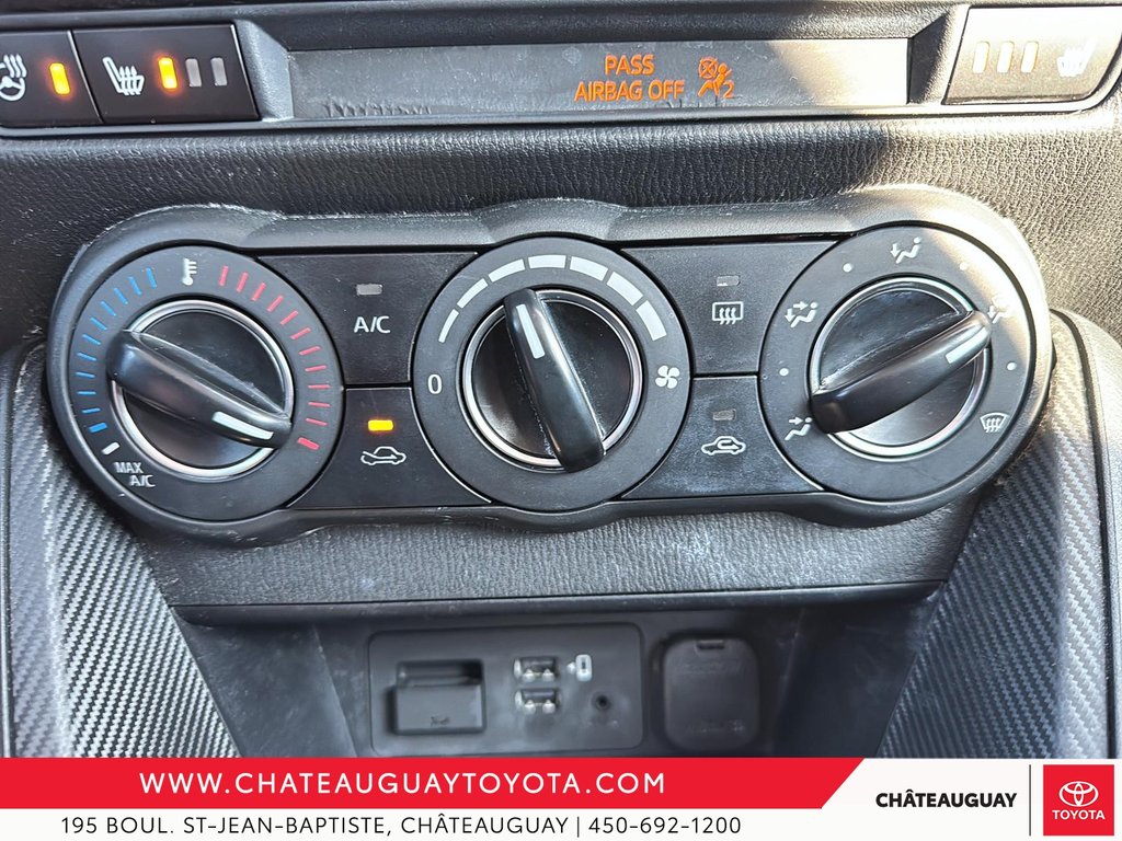 Toyota Yaris Hatchback XLE 2020 à Châteauguay, Québec - 16 - w1024h768px