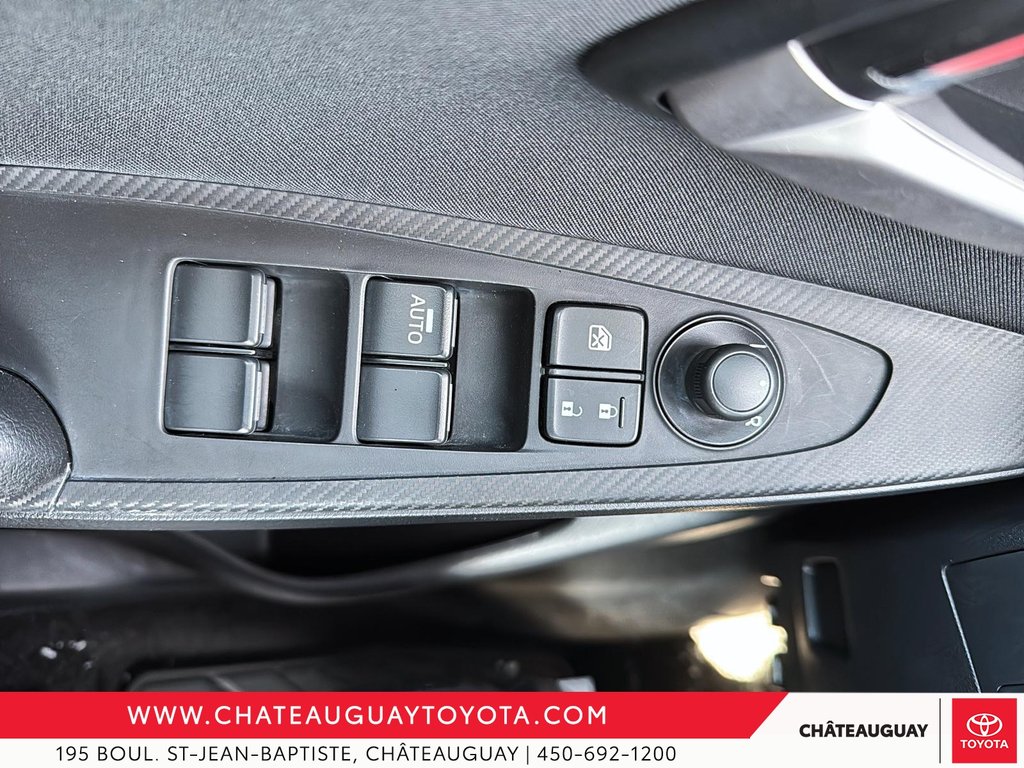 Toyota Yaris Hatchback XLE 2020 à Châteauguay, Québec - 10 - w1024h768px