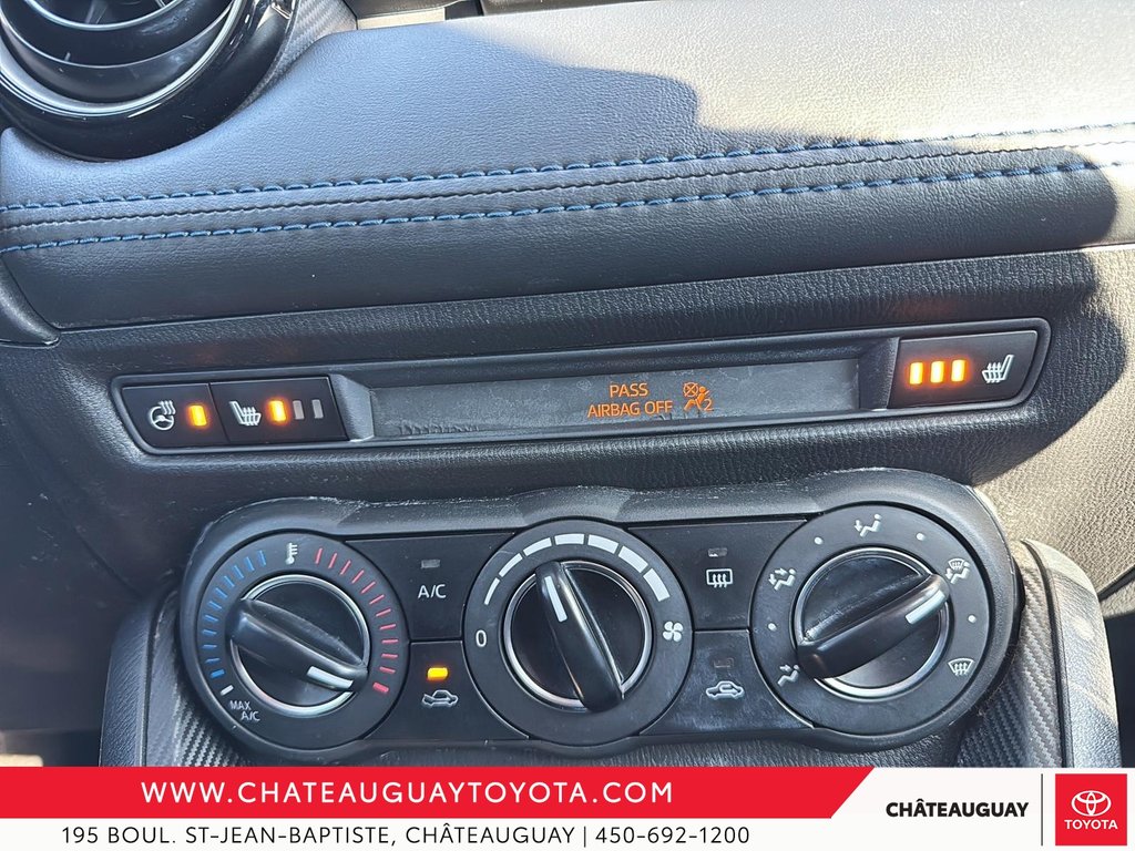 Toyota Yaris Hatchback XLE 2020 à Châteauguay, Québec - 17 - w1024h768px