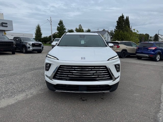 2025 Buick Enclave Preferred in Chibougamau, Quebec - 2 - w1024h768px