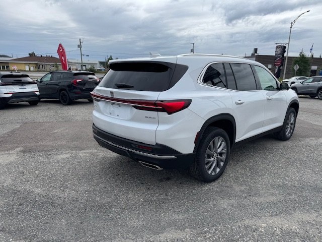 2025 Buick Enclave Preferred in Chibougamau, Quebec - 6 - w1024h768px
