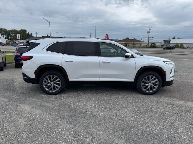 2025 Buick Enclave Preferred in Chibougamau, Quebec - 7 - w1024h768px