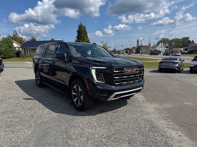 2025 GMC Yukon XL AT4 in Chibougamau, Quebec - 8 - w1024h768px