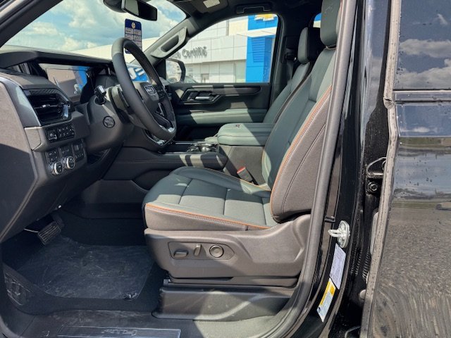 2025 GMC Yukon XL AT4 in Chibougamau, Quebec - 10 - w1024h768px