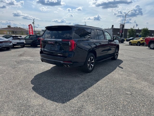 2025 GMC Yukon XL AT4 in Chibougamau, Quebec - 6 - w1024h768px