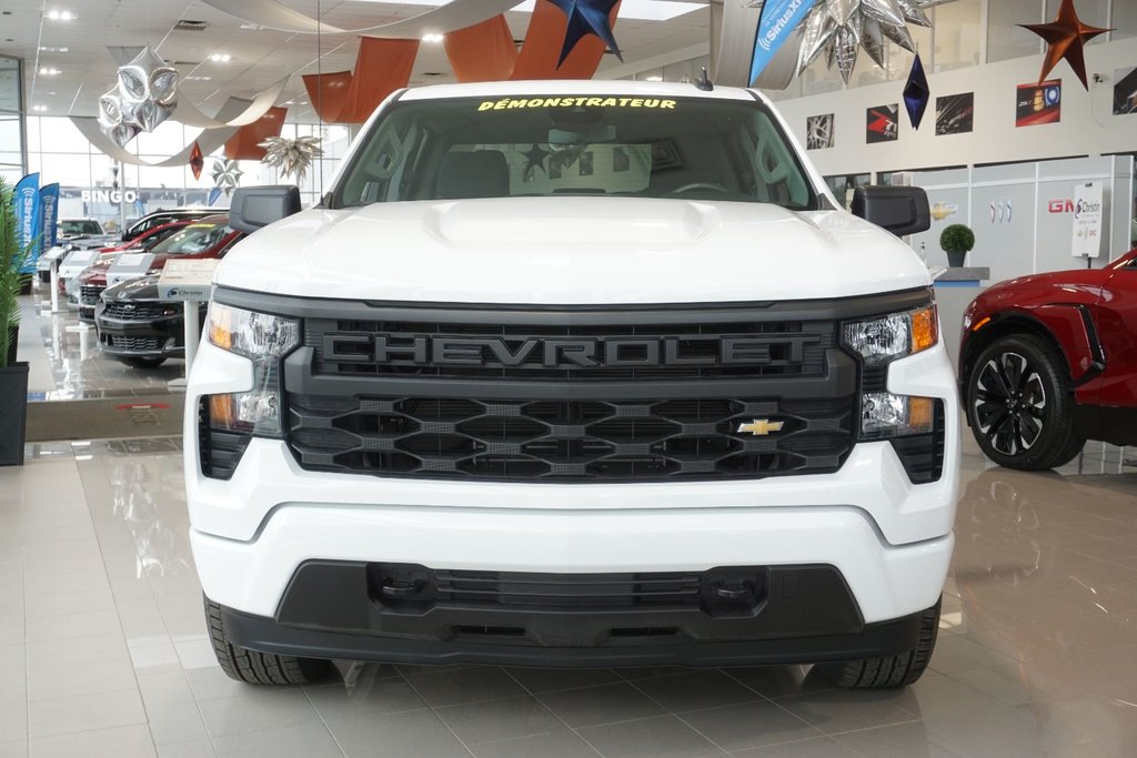 2024 Chevrolet Silverado 1500 in Montreal, Quebec - 2 - w1024h768px