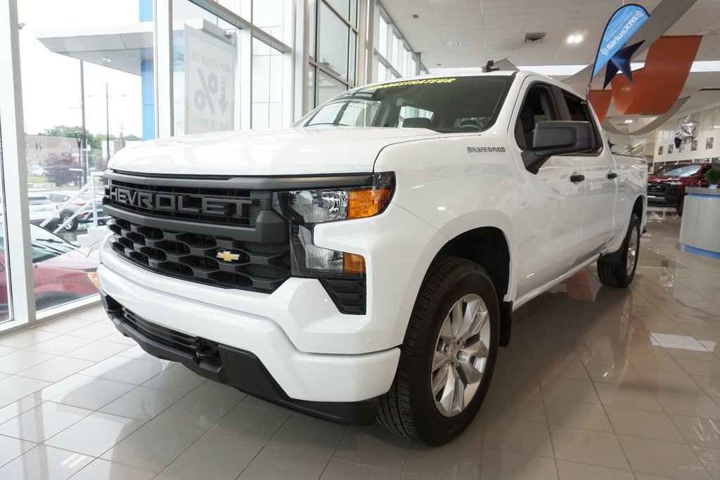 2024 Chevrolet Silverado 1500 in Montreal, Quebec - 1 - w1024h768px