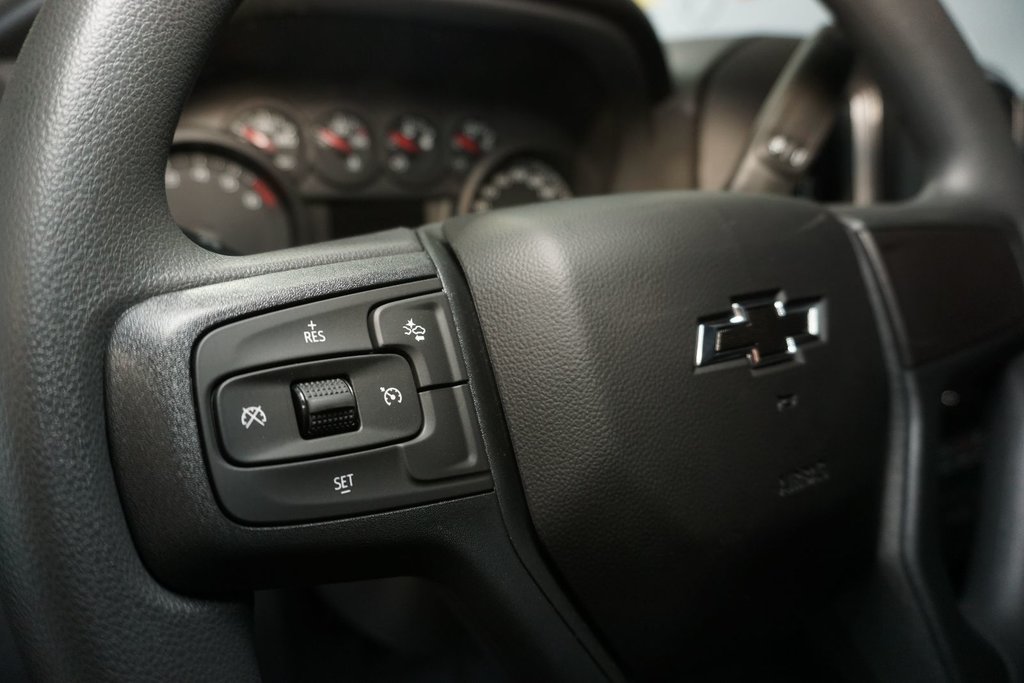 2024 Chevrolet Silverado 1500 in Montreal, Quebec - 10 - w1024h768px