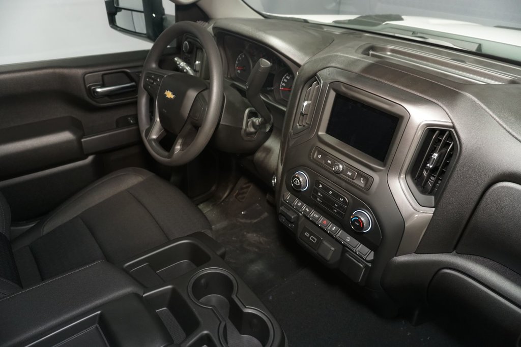 2024 Chevrolet SILVERADO 2500 HD in Montreal, Quebec - 22 - w1024h768px