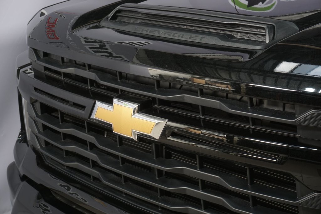 2024 Chevrolet SILVERADO 2500 HD in Montreal, Quebec - 5 - w1024h768px