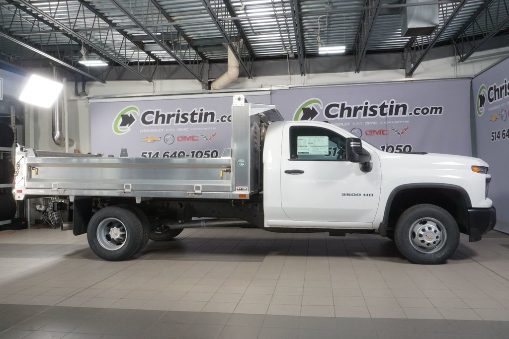 Chevrolet SILVERADO 3500CC  2024 à Montréal, Québec - 30 - w1024h768px