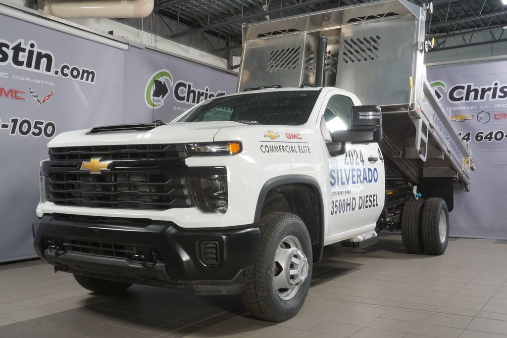 2024 Chevrolet SILVERADO 3500CC in Montreal, Quebec - 1 - w1024h768px