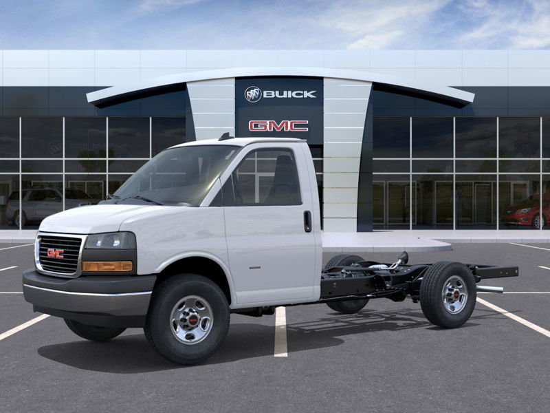 2025 GMC Savana Commercial Cutaway in Montreal, Quebec - 2 - w1024h768px