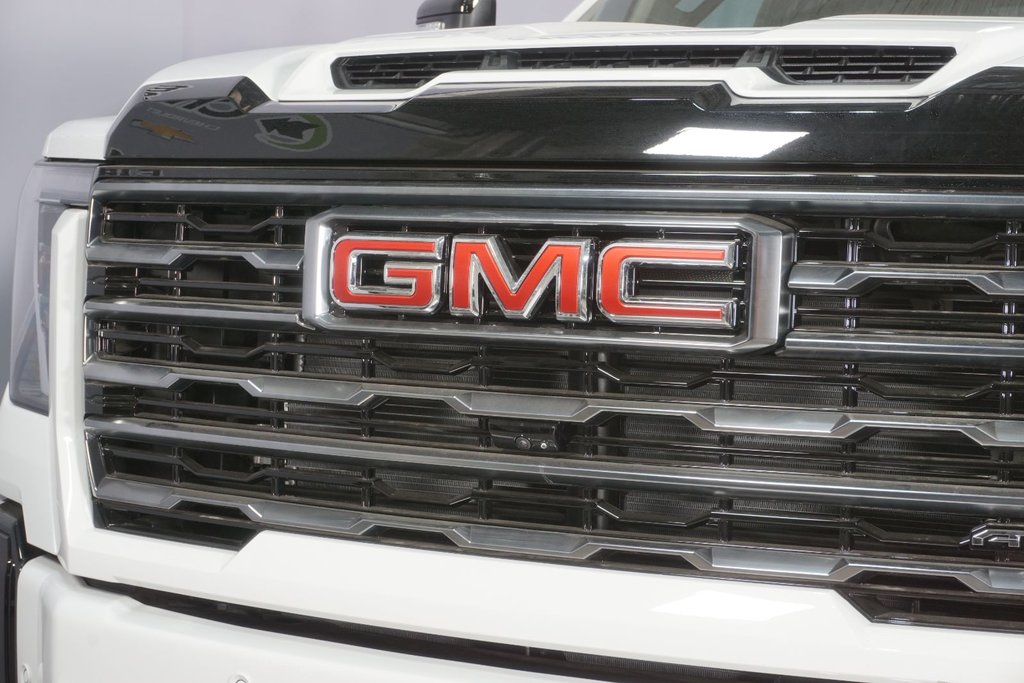 2025 GMC Sierra 2500 HD in Montreal, Quebec - 3 - w1024h768px