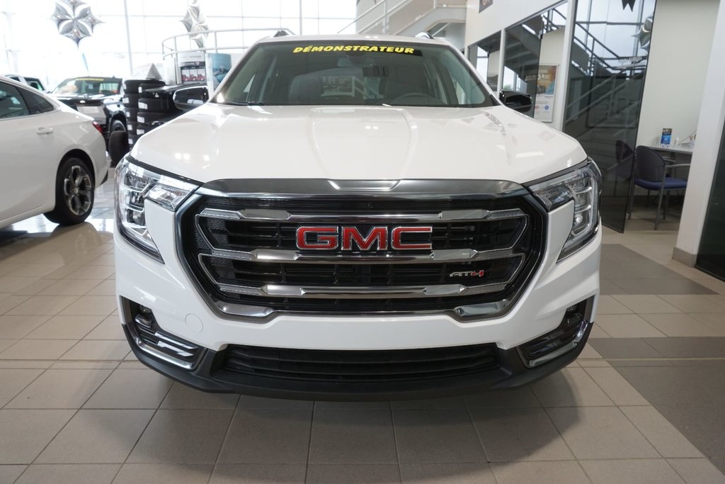 2024 GMC Terrain in Montreal, Quebec - 2 - w1024h768px