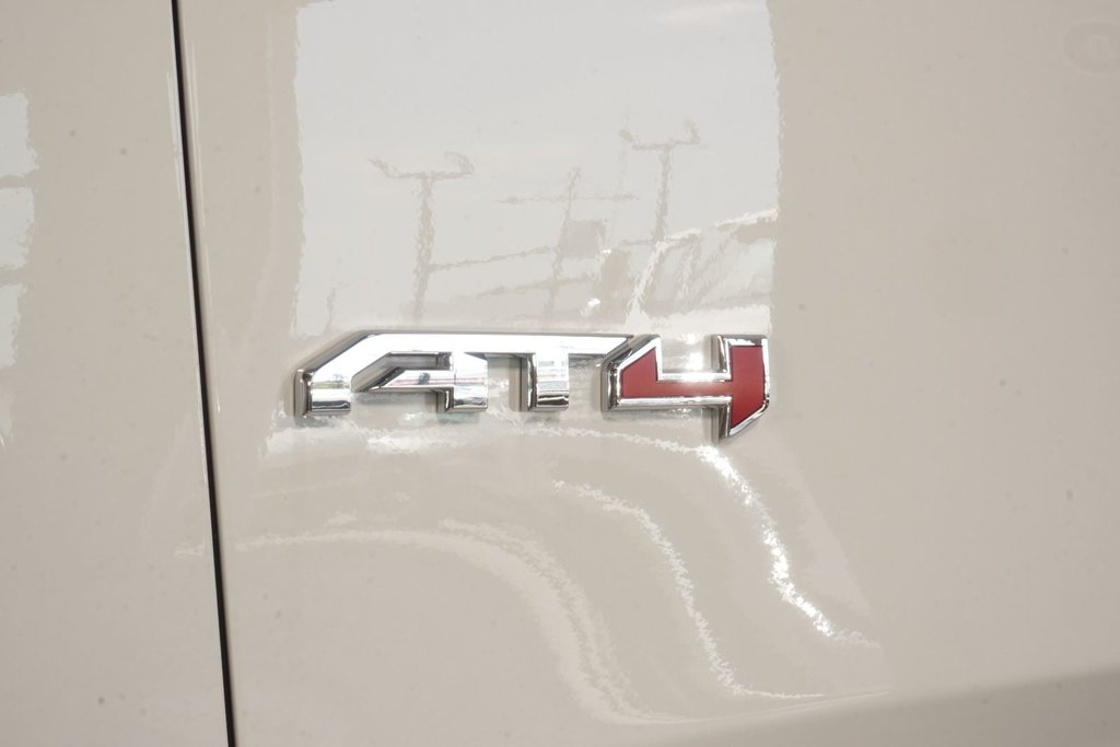 2024 GMC Yukon in Montreal, Quebec - 9 - w1024h768px