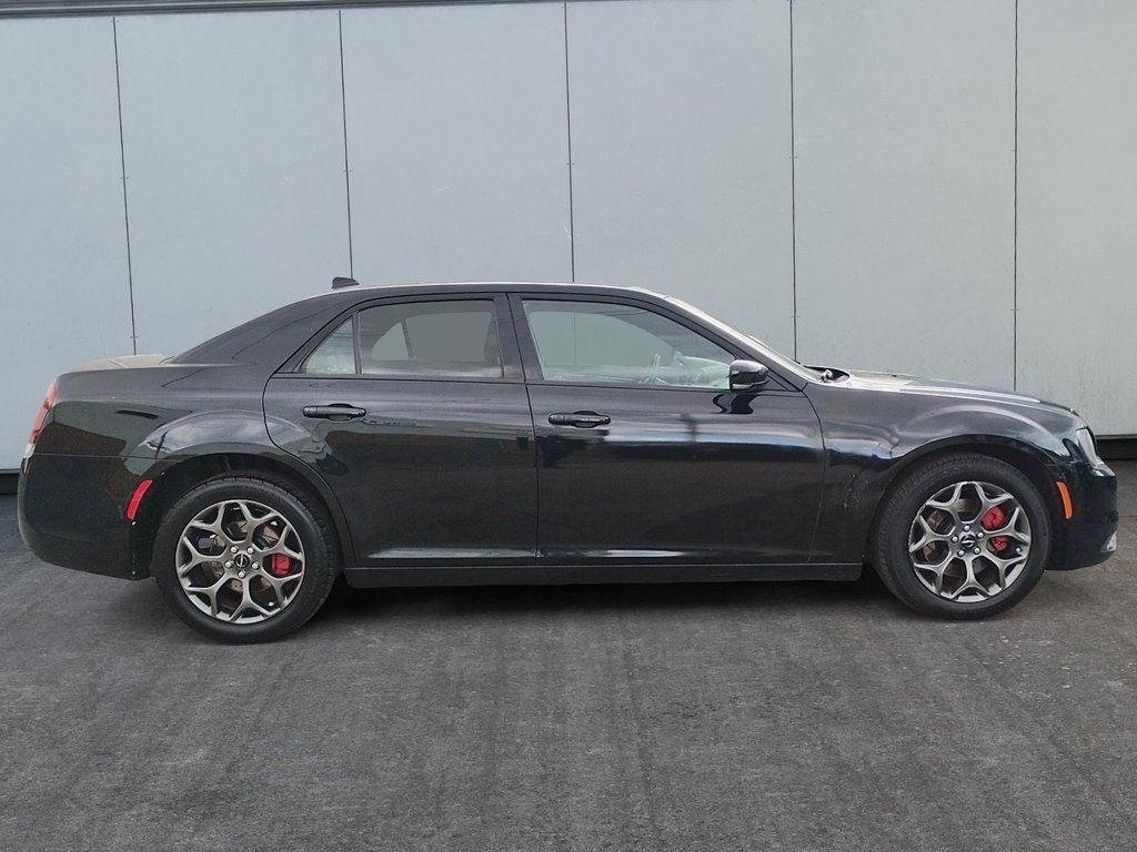 2018 Chrysler 300 in Antigonish, Nova Scotia - 6 - w1024h768px